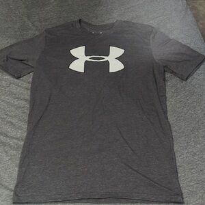 Under Armour Men's Charcoal Gray T-Shirt